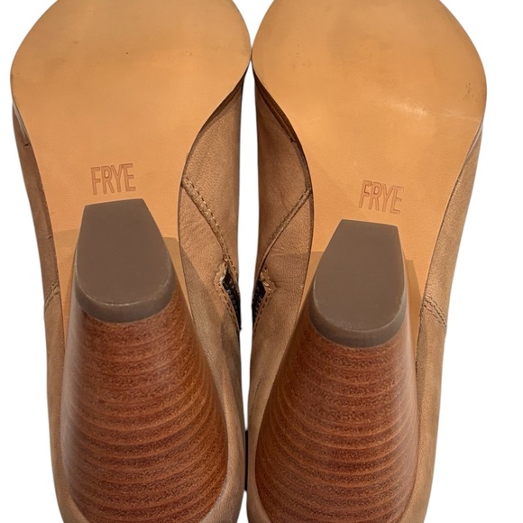 Frye Like New Reina Leather Ankle Boots - Picture 9 of 9